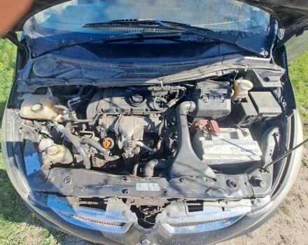 Черный Мицубиси Грандис, объемом двигателя 2 л и пробегом 280 тыс. км за 2384 $, фото 6 на Automoto.ua