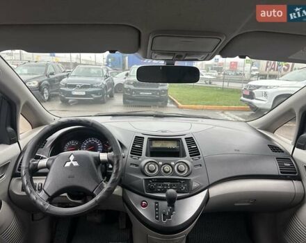 Черный Мицубиси Грандис, объемом двигателя 2.4 л и пробегом 212 тыс. км за 5300 $, фото 17 на Automoto.ua