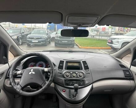 Черный Мицубиси Грандис, объемом двигателя 2.4 л и пробегом 212 тыс. км за 5300 $, фото 12 на Automoto.ua