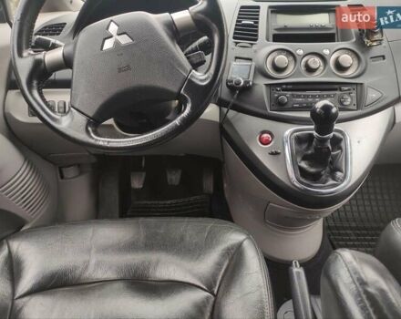 Черный Мицубиси Грандис, объемом двигателя 2 л и пробегом 309 тыс. км за 5400 $, фото 12 на Automoto.ua