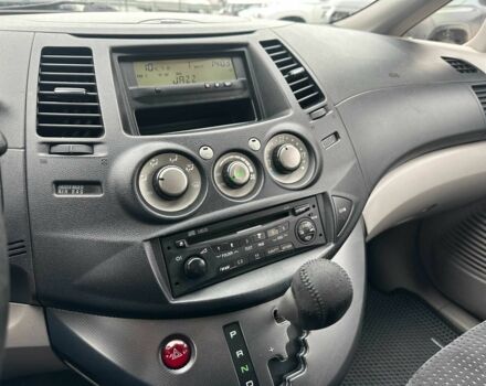 Черный Мицубиси Грандис, объемом двигателя 2.4 л и пробегом 212 тыс. км за 5300 $, фото 14 на Automoto.ua