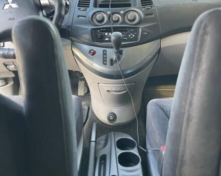 Черный Мицубиси Грандис, объемом двигателя 2.38 л и пробегом 300 тыс. км за 6000 $, фото 8 на Automoto.ua