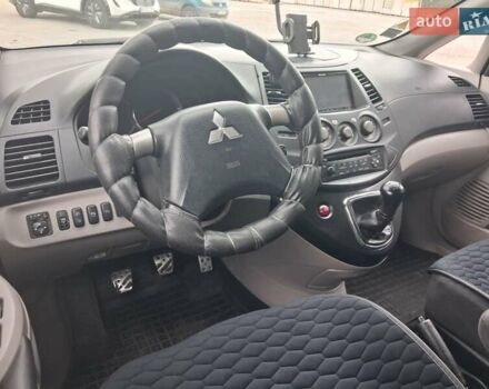 Міцубісі Грандіс 2006 у Первомайськ на Automoto.ua Чорний Міцубісі Грандіс, об'ємом двигуна 2.38 л та пробігом 220 тис. км за 6700 $, фото 10 на Automoto.ua