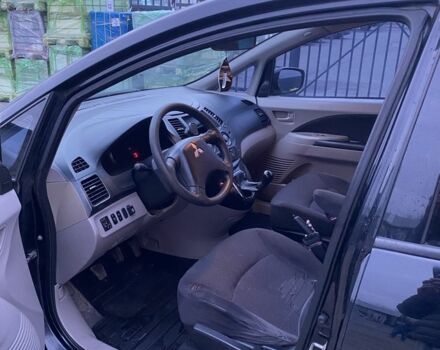 Чорний Міцубісі Грандіс, об'ємом двигуна 2.4 л та пробігом 360 тис. км за 5000 $, фото 4 на Automoto.ua