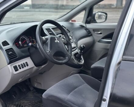 Черный Мицубиси Грандис, объемом двигателя 0 л и пробегом 321 тыс. км за 2400 $, фото 5 на Automoto.ua