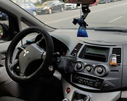 Черный Мицубиси Грандис, объемом двигателя 2.4 л и пробегом 380 тыс. км за 4400 $, фото 2 на Automoto.ua