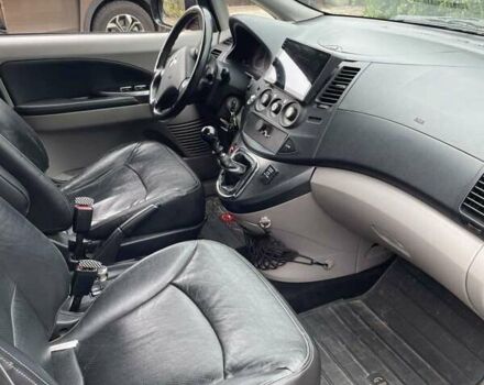 Чорний Міцубісі Грандіс, об'ємом двигуна 1.97 л та пробігом 222 тис. км за 6000 $, фото 4 на Automoto.ua