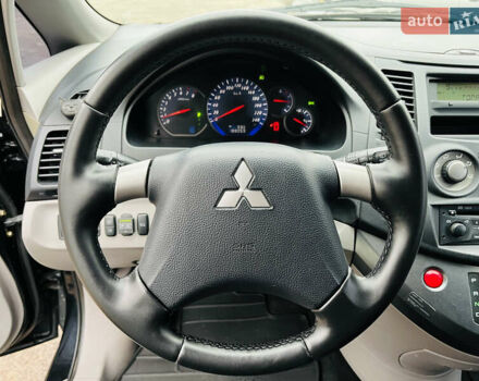 Черный Мицубиси Грандис, объемом двигателя 2.4 л и пробегом 188 тыс. км за 6800 $, фото 40 на Automoto.ua