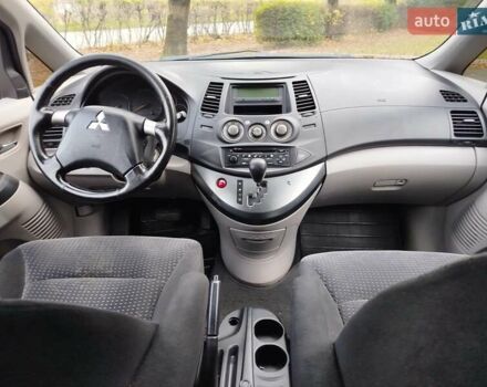 Черный Мицубиси Грандис, объемом двигателя 2.38 л и пробегом 215 тыс. км за 5900 $, фото 24 на Automoto.ua