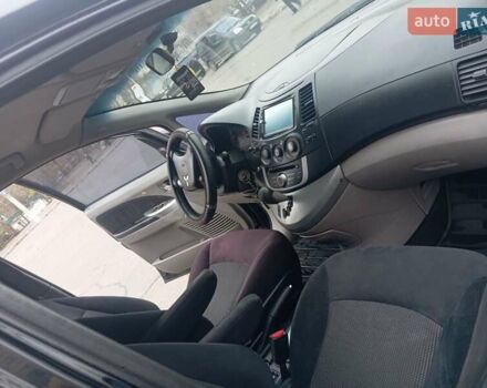 Черный Мицубиси Грандис, объемом двигателя 2.38 л и пробегом 272 тыс. км за 7000 $, фото 5 на Automoto.ua