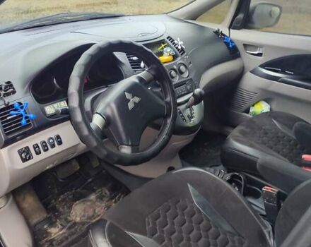 Черный Мицубиси Грандис, объемом двигателя 2.4 л и пробегом 260 тыс. км за 5990 $, фото 3 на Automoto.ua