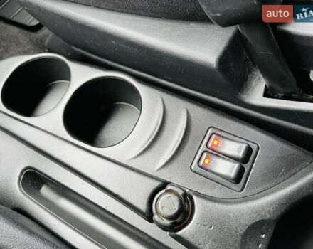 Черный Мицубиси Грандис, объемом двигателя 2.4 л и пробегом 188 тыс. км за 6800 $, фото 44 на Automoto.ua