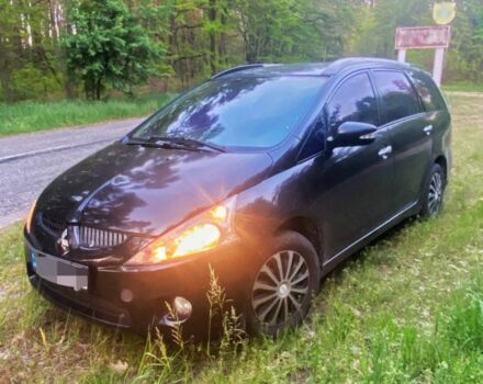 Черный Мицубиси Грандис, объемом двигателя 2.4 л и пробегом 209 тыс. км за 5500 $, фото 4 на Automoto.ua