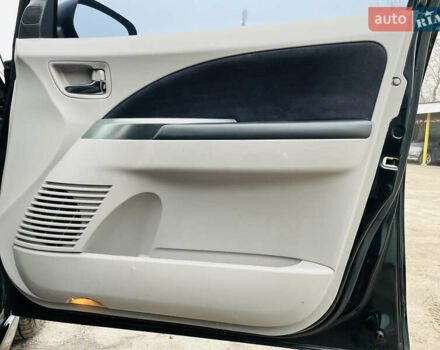 Черный Мицубиси Грандис, объемом двигателя 2.4 л и пробегом 188 тыс. км за 6800 $, фото 29 на Automoto.ua