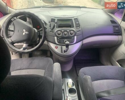 Черный Мицубиси Грандис, объемом двигателя 2.4 л и пробегом 209 тыс. км за 5500 $, фото 3 на Automoto.ua