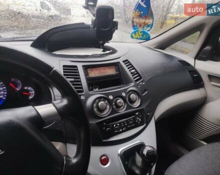 Черный Мицубиси Грандис, объемом двигателя 2.4 л и пробегом 315 тыс. км за 5800 $, фото 12 на Automoto.ua