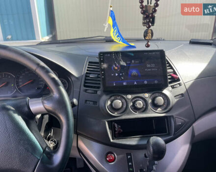 Черный Мицубиси Грандис, объемом двигателя 2.4 л и пробегом 300 тыс. км за 6100 $, фото 7 на Automoto.ua