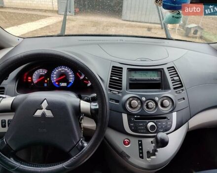 Черный Мицубиси Грандис, объемом двигателя 2.4 л и пробегом 121 тыс. км за 8000 $, фото 5 на Automoto.ua