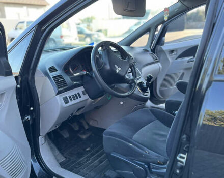 Черный Мицубиси Грандис, объемом двигателя 2.4 л и пробегом 290 тыс. км за 4600 $, фото 6 на Automoto.ua