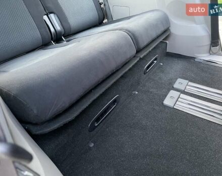 Черный Мицубиси Грандис, объемом двигателя 2.4 л и пробегом 49 тыс. км за 9250 $, фото 148 на Automoto.ua