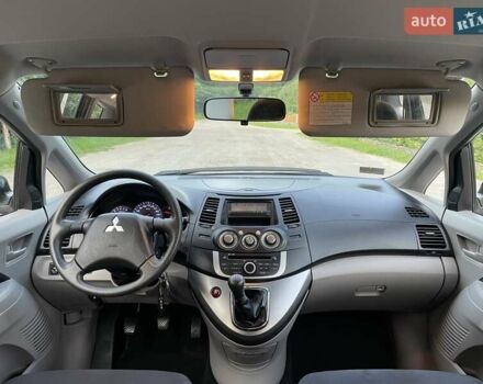 Черный Мицубиси Грандис, объемом двигателя 2.4 л и пробегом 49 тыс. км за 9250 $, фото 84 на Automoto.ua