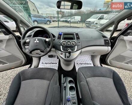 Черный Мицубиси Грандис, объемом двигателя 2.4 л и пробегом 185 тыс. км за 5899 $, фото 34 на Automoto.ua