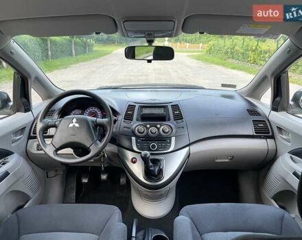 Черный Мицубиси Грандис, объемом двигателя 2.4 л и пробегом 49 тыс. км за 9250 $, фото 83 на Automoto.ua