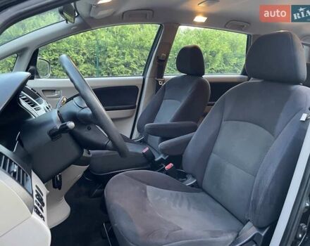 Черный Мицубиси Грандис, объемом двигателя 2.4 л и пробегом 49 тыс. км за 9250 $, фото 158 на Automoto.ua