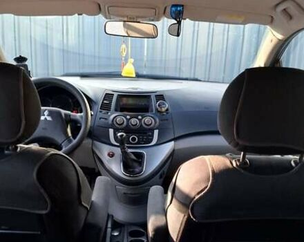 Чорний Міцубісі Грандіс, об'ємом двигуна 2.38 л та пробігом 254 тис. км за 6400 $, фото 10 на Automoto.ua