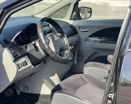 Черный Мицубиси Грандис, объемом двигателя 2.4 л и пробегом 137 тыс. км за 10700 $, фото 10 на Automoto.ua