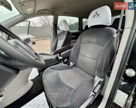 Черный Мицубиси Грандис, объемом двигателя 2.4 л и пробегом 185 тыс. км за 5899 $, фото 18 на Automoto.ua