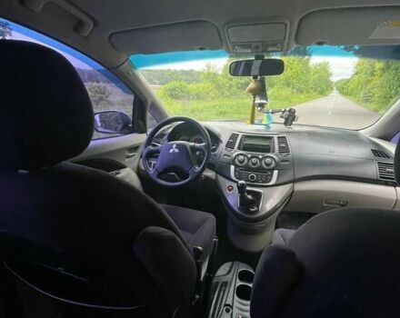 Черный Мицубиси Грандис, объемом двигателя 2.38 л и пробегом 250 тыс. км за 5100 $, фото 7 на Automoto.ua