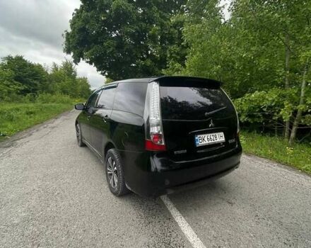 Черный Мицубиси Грандис, объемом двигателя 2.38 л и пробегом 250 тыс. км за 5100 $, фото 3 на Automoto.ua