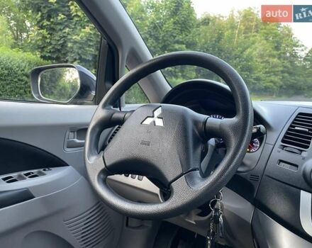 Черный Мицубиси Грандис, объемом двигателя 2.4 л и пробегом 49 тыс. км за 9250 $, фото 95 на Automoto.ua