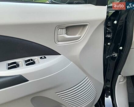 Черный Мицубиси Грандис, объемом двигателя 2.4 л и пробегом 49 тыс. км за 9250 $, фото 154 на Automoto.ua