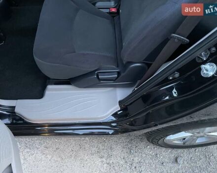 Черный Мицубиси Грандис, объемом двигателя 2.4 л и пробегом 49 тыс. км за 9250 $, фото 190 на Automoto.ua