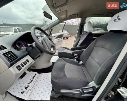 Черный Мицубиси Грандис, объемом двигателя 2.4 л и пробегом 185 тыс. км за 5899 $, фото 19 на Automoto.ua