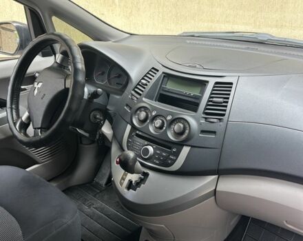 Чорний Міцубісі Грандіс, об'ємом двигуна 2.4 л та пробігом 137 тис. км за 9300 $, фото 3 на Automoto.ua