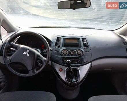 Черный Мицубиси Грандис, объемом двигателя 1.97 л и пробегом 261 тыс. км за 7400 $, фото 6 на Automoto.ua