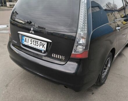 Черный Мицубиси Грандис, объемом двигателя 2.4 л и пробегом 62 тыс. км за 8500 $, фото 2 на Automoto.ua