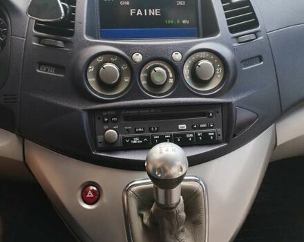 Фиолетовый Мицубиси Грандис, объемом двигателя 2.4 л и пробегом 327 тыс. км за 5300 $, фото 15 на Automoto.ua