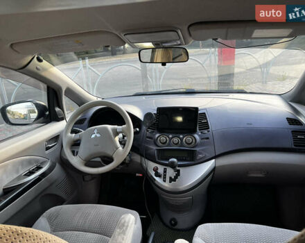 Фиолетовый Мицубиси Грандис, объемом двигателя 2.4 л и пробегом 417 тыс. км за 6500 $, фото 11 на Automoto.ua