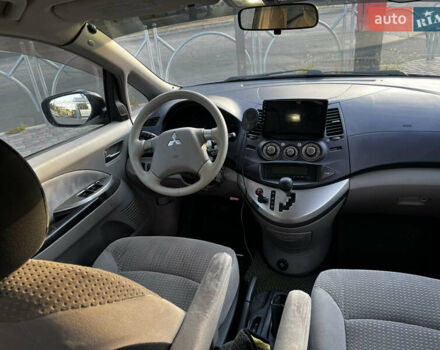 Фиолетовый Мицубиси Грандис, объемом двигателя 2.4 л и пробегом 417 тыс. км за 6500 $, фото 10 на Automoto.ua