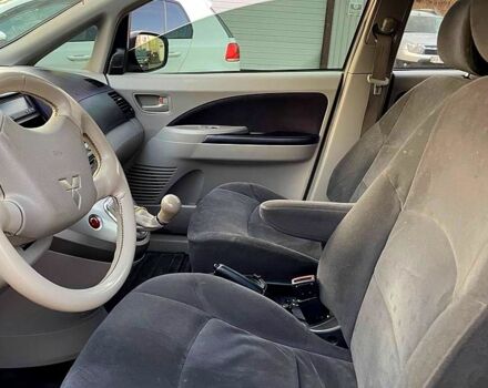 Фіолетовий Міцубісі Грандіс, об'ємом двигуна 2.4 л та пробігом 300 тис. км за 6500 $, фото 7 на Automoto.ua