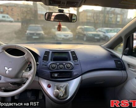 Фіолетовий Міцубісі Грандіс, об'ємом двигуна 2.4 л та пробігом 300 тис. км за 6500 $, фото 9 на Automoto.ua