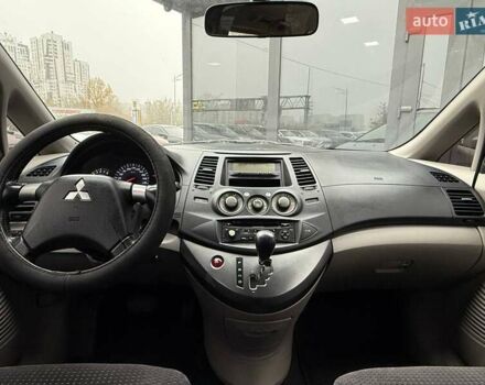 Фіолетовий Міцубісі Грандіс, об'ємом двигуна 2.38 л та пробігом 185 тис. км за 5990 $, фото 12 на Automoto.ua