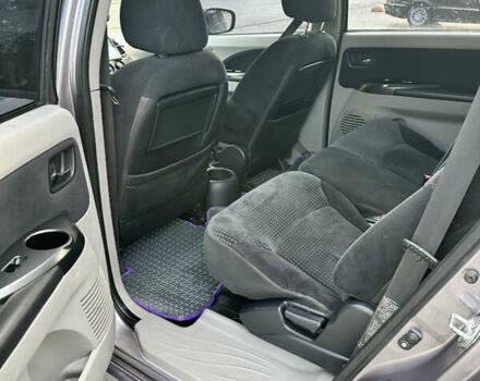 Фиолетовый Мицубиси Грандис, объемом двигателя 2.4 л и пробегом 270 тыс. км за 5250 $, фото 3 на Automoto.ua