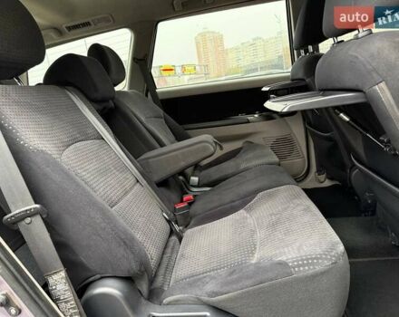 Фіолетовий Міцубісі Грандіс, об'ємом двигуна 2.38 л та пробігом 185 тис. км за 5990 $, фото 10 на Automoto.ua