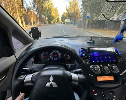 Фиолетовый Мицубиси Грандис, объемом двигателя 2.38 л и пробегом 261 тыс. км за 5400 $, фото 5 на Automoto.ua