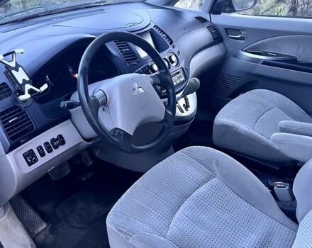 Червоний Міцубісі Грандіс, об'ємом двигуна 2.38 л та пробігом 341 тис. км за 3900 $, фото 8 на Automoto.ua